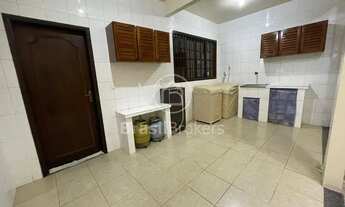 Imagem 6: Casa de condomínio para venda possui 208 metros quadrados com 4 quartos