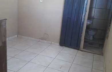 Imagem 2: Aluga-se kitnet Casa com 1 dormitório