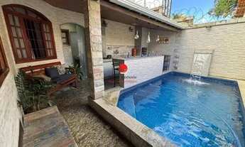 Imagem: Casa com 3 quartos e 4 banheiros, 242 m²