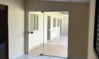 Imagem: Casa com Ponto Comercial à Venda em Goiânia