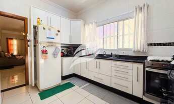 Imagem 7: Casa com 03 quartos e suíte próxima à rua Bolívia em Araçatuba