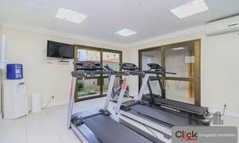 Imagem 4: Vende apartamento desocupado, andar alto, mobiliado, living de dois ambientes, no Passo da