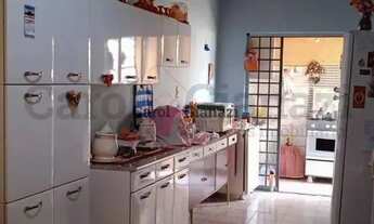 Imagem 2: CA231 - CASA A VENDA NO CENTRO