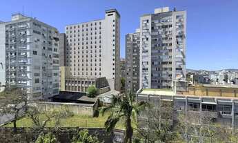 Imagem 7: Apartamento mobiliado de 71m², com 2 dormitórios, sendo 1 suíte e vaga no Centro