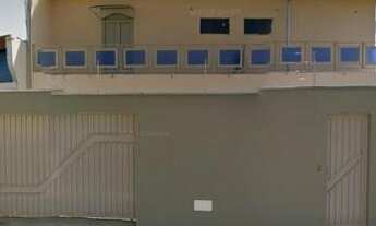 Imagem: Casa/Sobrado alto padrão, esquina, em frente