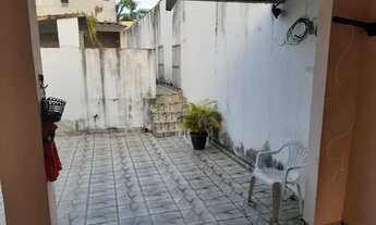 Imagem 4: Casa para venda possui 292 metros quadrados com 2 quartos em Parque Bitaru - São Vicente