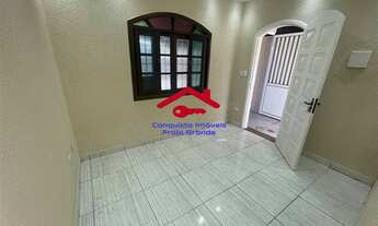 Imagem 3: Casa térrea geminada - 2 dormitórios (sendo 1 suíte) - 2 vagas de garagem - Guilhermina em