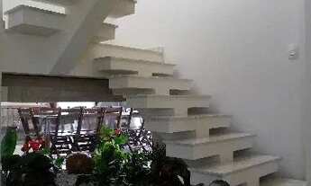 Imagem 6: Imóvel semi novo. Alto Padrão; Automatizada; Clube particular