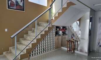 Imagem 6: Casa com piscina e energia solar no jardim Espanha