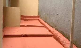 Imagem 3: Alaga-se uma pequena casa de 2 4