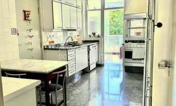 Imagem 7: Higienópolis na melhor rua do bairro - junto a Praça Vila Boim - rua arborizada e monitora