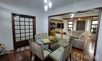 Imagem 4: Imóvel na Professor Abílio Azambuja com 3 dormitórios e 318m²