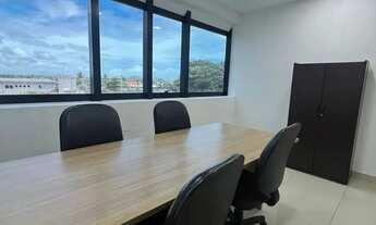 Imagem 4: Sala comercial mobiliada em Buraquinho (dois ambientes