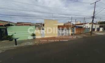 Imagem 2: Casa com 2 dormitórios e 1 suíte no Jardim Beatriz próxima ao Ginásio de Esportes em São C