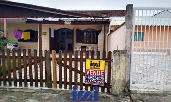 Imagem 2: Residência próximo ao mar no Balneário Leblon