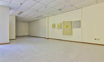 Imagem 7: Loja Térrea para aluguel possui 426 metros quadrados no Tropical Center ,Itaigara - Salva