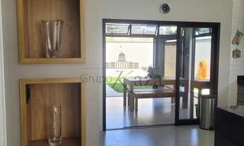 Imagem 2: Casa Condomínio - Bairro do Grama - Condomínio Terras do Vale - 3 Dormitórios - 300m²