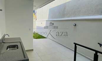 Imagem 2: Casa moderna de condomínio térrea para venda com 138 metros quadrados com 3 quartos