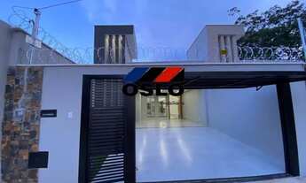 Imagem: CASA COM 03 SUÍTES PLENAS, GARAGEM, LOCALIZADA