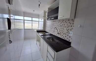 Imagem 3: Em prédio com elevadores juntinho a Rua Paraná , pronto para morar, composto de