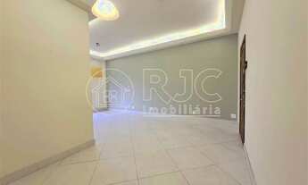 Imagem 2: Apto pronto para morar, varanda , montado de armários novos