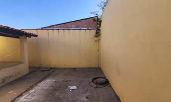 Imagem 4: Casa para venda tem 160 metros quadrados com 3 quartos em Jardim das Palmeiras - Uberlândi