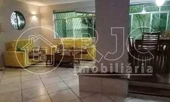 Imagem 5: Casa para venda tem 365 metros quadrados com 3 quartos em Riachuelo - Rio de Janeiro - RJ