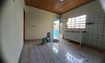 Imagem 6: Casa bairro São Conrado, 3 quartos/ Quintal,varanda, forrada