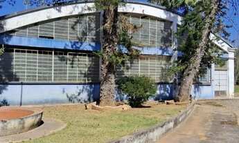 Imagem: Terreno com 3 Galpões á venda !