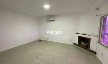 Imagem 3: Casa para aluguel com 3 dormitórios, suíte, piscina e churrasqueira no bairro Ipanema em P