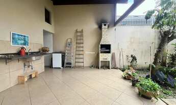 Imagem 7: Casa à Venda - 3 Suítes - 255 m2 - Bairro Carianos