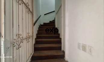 Imagem 2: Sobrado Amplo com Área Comercial - Ideal para Morar e Investir!