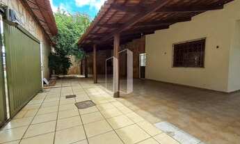 Imagem: Casa à Venda em Vila Aurora Oeste - Goiânia