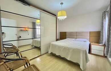 Imagem: Casa a venda com 3 quartos, churrasqueira