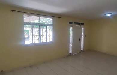 Imagem 4: Oportunidade! Vendo Casa Ampla Com Bastante Acomodações no Parque Athenas no Calhau