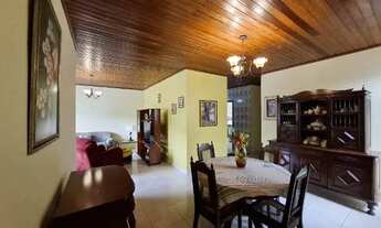 Imagem 5: Casa Ampla com 4 Quartos no Conjunto Campos Elíseos - Bairro Planalto