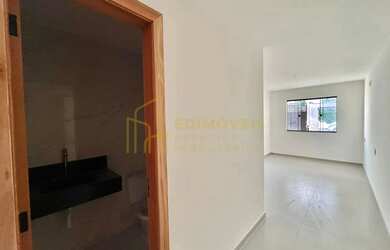 Imagem 7: Morada de Laranjeiras: Seu Novo Lar com 3 Quartos e Quintal Espaçoso!