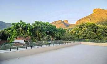 Imagem 2: Casa com 713m², vista Pedra da Gávea, 5 suites no melhor condomínio do Itanhangá