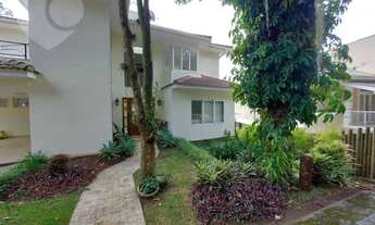 Imagem 2: Cada de 4 quartos dentro de condominio