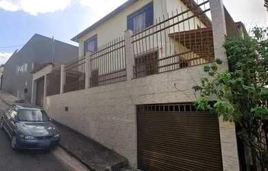 Imagem: Casa duplex de 4 quartos (sendo 1 suite