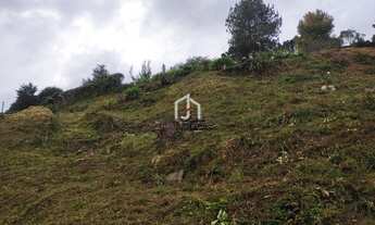 Imagem 7: Terreno à venda em Campos do Jordão. Terreno declive de 2.270 m² (53x35) com vista para a
