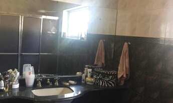 Imagem 4: Casa para venda possui 290 metros quadrados com 3 quartos em Jardim Celani - Salto - São P