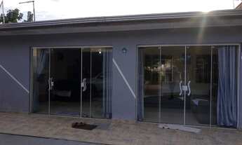 Imagem 7: Amplo terreno com casa, fronte à rodovia