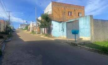 Imagem: Vende-se esta casa ao lado do colégio municipal