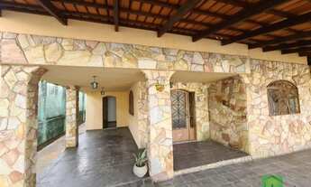 Imagem 3: Casa com 4 dormitórios à venda em Contagem