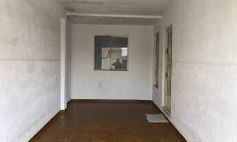 Imagem 6: ? Espaçosa Casa no Alto Boqueirão de 3 Quartos com Área de Churrasqueira Coberta ?