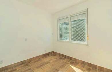 Imagem 8: Imóvel para venda possui 63 metros quadrados com 2 quartos em Santana - Porto Alegre - RS