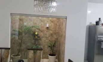 Imagem 4: Casa com energia solar e piscina com aquecedor