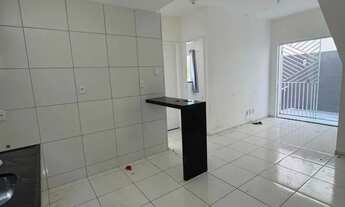 Imagem 2: Apartamento Térreo em Messejana com Mármore