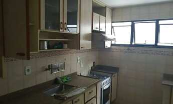 Imagem 4: Apartamento de 2 Quartos com Garagem no Centro